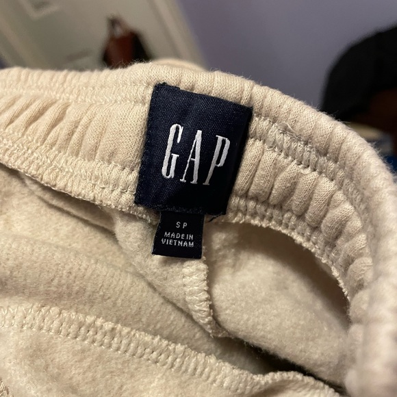 Gap Sweatpants - Picture 2 of 4